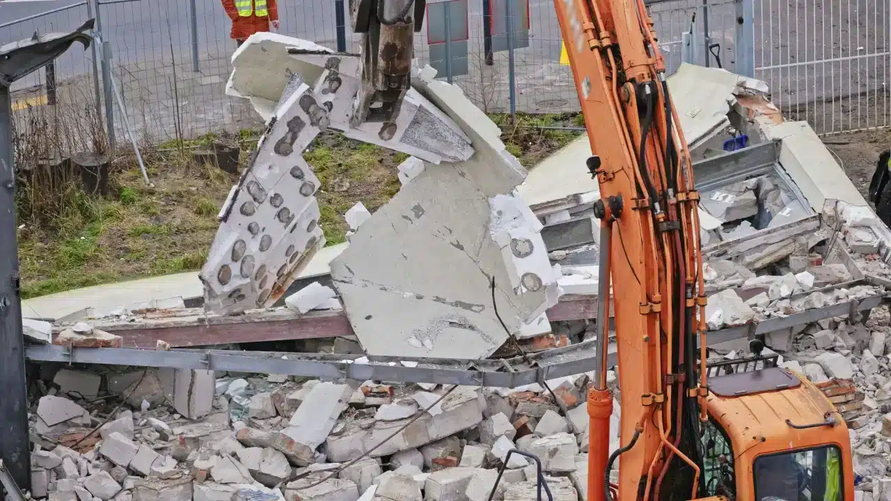 construction site disposing aesbestos
