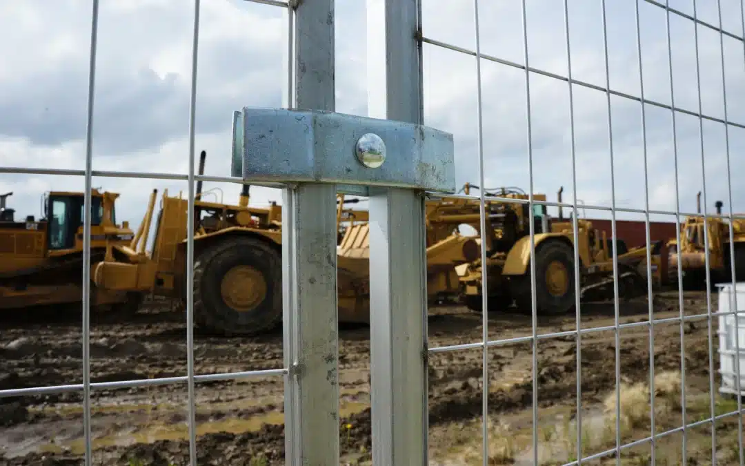 How to Secure a Fence in High Winds on Calgary Job Sites